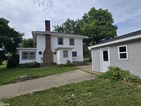 Exterior - 407 E Wall St, Centerville, IA 52544 photo 3 of 4