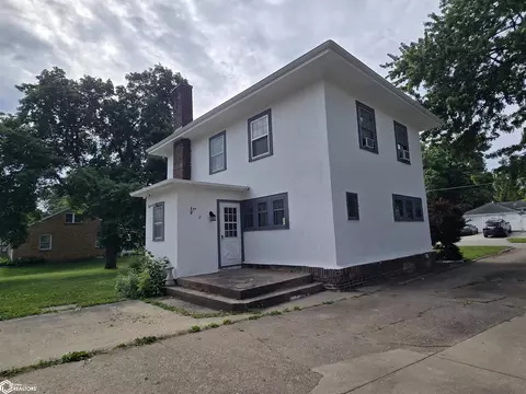 Exterior - 407 E Wall St, Centerville, IA 52544 photo 2 of 4