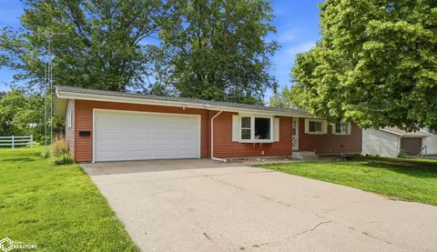 119 Centennial Dr, Mediapolis, IA 52637