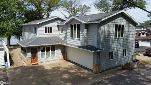 15374 Dodge Ave, Clear Lake, IA 50428