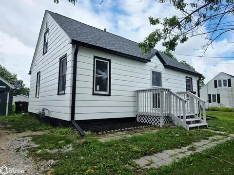 217 N Kossuth St, Osceola, IA 50213
