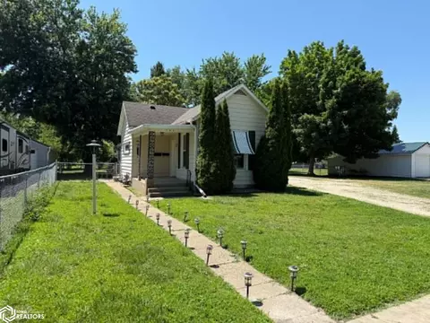 705 Hedge Ave, Burlington, IA 52601