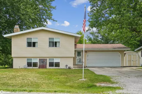 313 Terrace Ln, Montezuma, IA 50171
