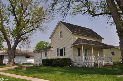 303 West St, Carroll, IA 51401