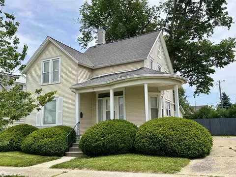 9 N 4th St, Marshalltown, IA 50158