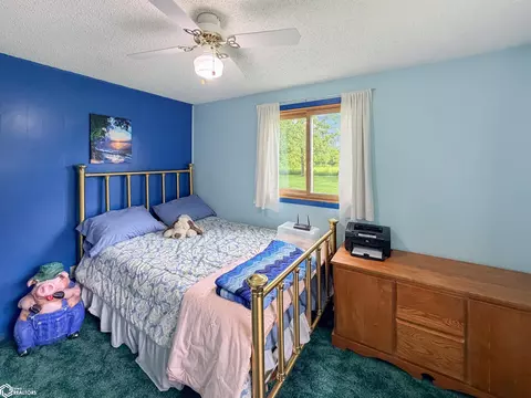 Bedroom - 2024 Violet Ave, Aredale, IA 50605 photo 5 of 8