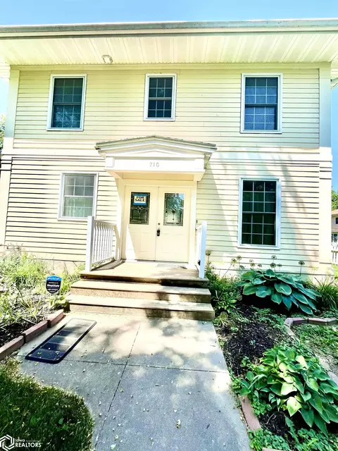 710 Orchard Pl, Fairfield, IA 52556