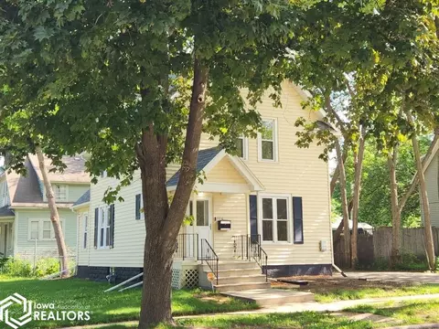 326 1st St NW, Mason City, IA 50401