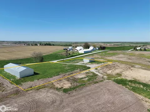 2371 79th Street Dr, Blairstown, IA 52301