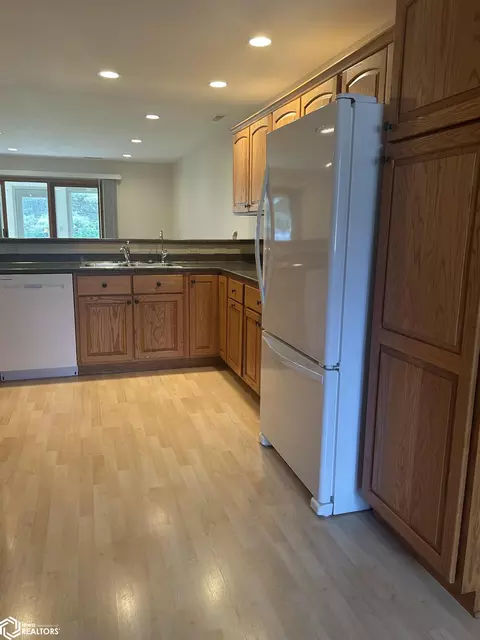 Kitchen - 324 16th Ave NE, Hampton, IA 50441 photo 2 of 6