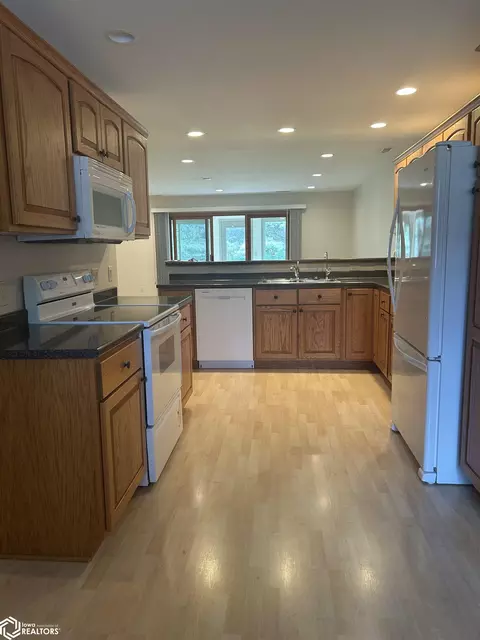 Kitchen - 324 16th Ave NE, Hampton, IA 50441 photo 1 of 6