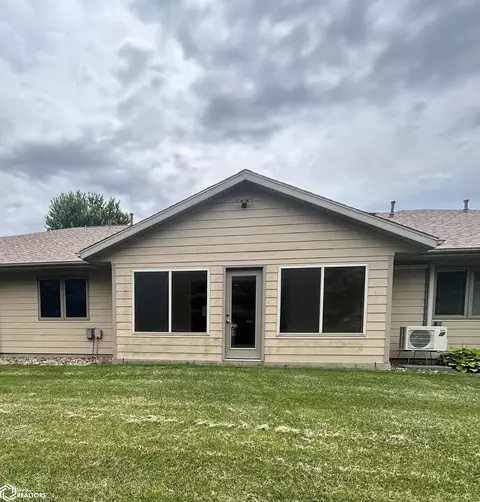 Exterior - 324 16th Ave NE, Hampton, IA 50441 photo 5 of 5