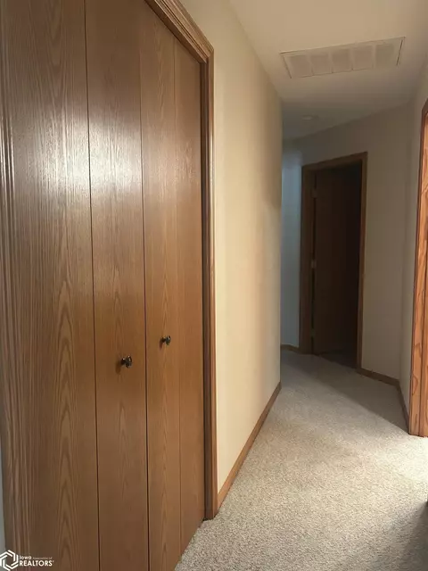 Entry Way - 324 16th Ave NE, Hampton, IA 50441 photo 2 of 2