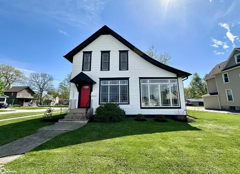 1232 Main St, Grinnell, IA 50112