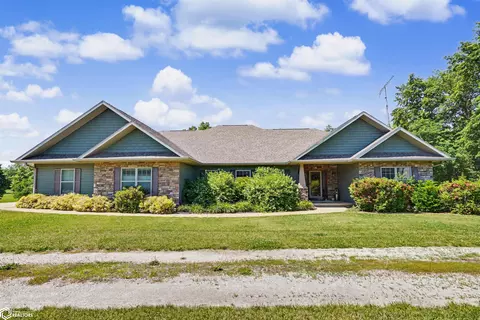 2529 Bass Dr, New London, IA 52645