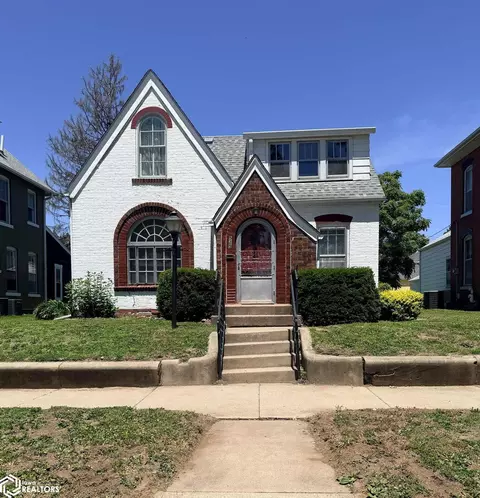 525 Avenue F, Fort Madison, IA 52627
