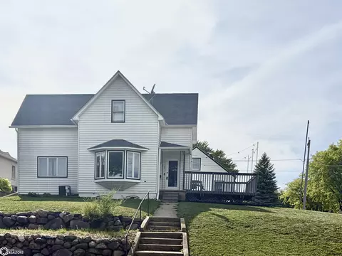 727 N Court St, Carroll, IA 51401