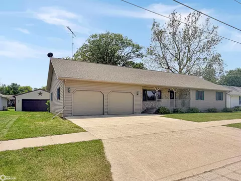 Exterior - 421 12th Ave NE, Hampton, IA 50441 photo 5 of 5