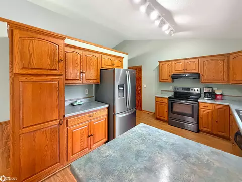 Kitchen - 421 12th Ave NE, Hampton, IA 50441 photo 2 of 4