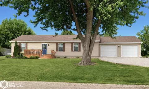 100 3rd St, Batavia, IA 52533