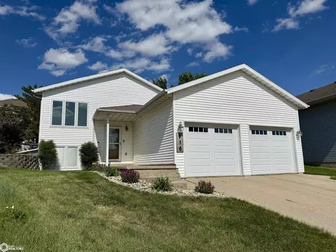 916 Amy Cir, Carroll, IA 51401