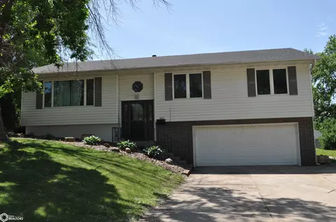 442 Westgate Rd, Carroll, IA 51401
