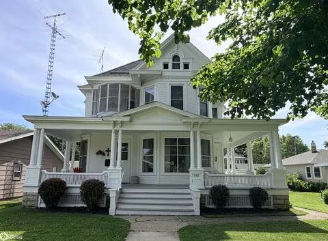112 S Federal St, Hampton, IA 50441