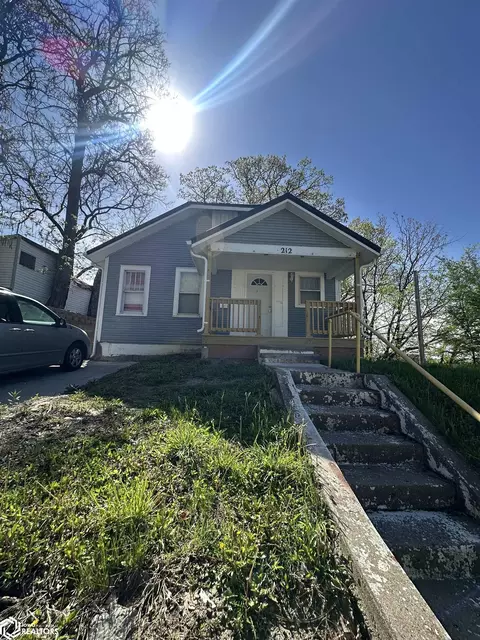 212 N Clay St, Ottumwa, IA 52501