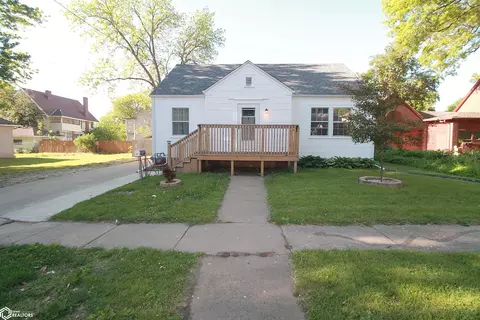 109 E State St, Clarinda, IA 51632