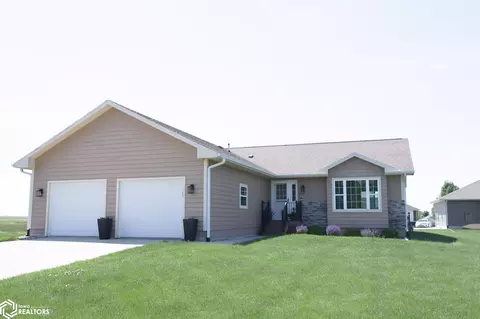 2405 Rodlyn Rd, Webster City, IA 50595