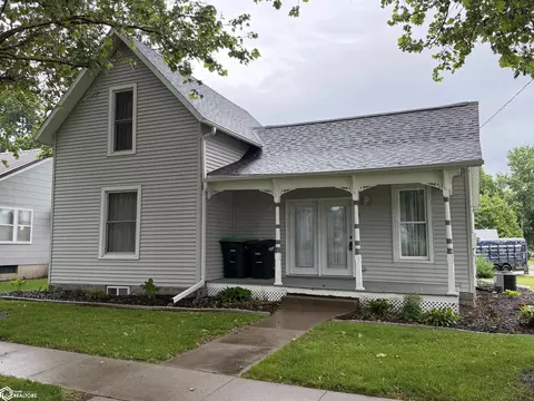 110 W 2nd St, Wayland, IA 52654