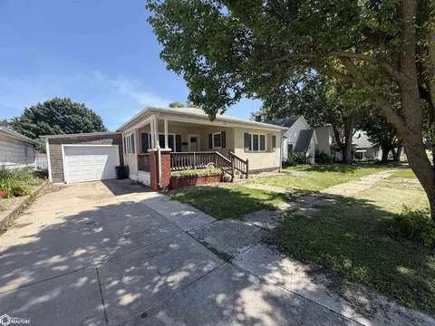409 S 15th St, Centerville, IA 52544