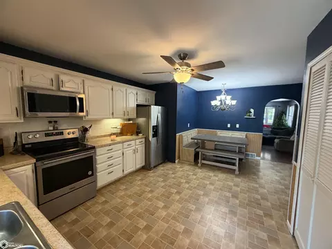 Kitchen - 409 S 15th St, Centerville, IA 52544 photo 2 of 4