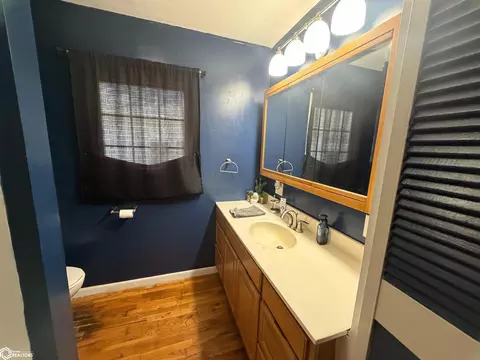 Bath - 409 S 15th St, Centerville, IA 52544 photo 3 of 5