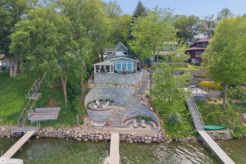 5364 Lakeview Dr, Clear Lake, IA 50428