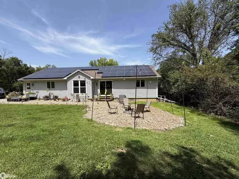 Exterior - 1200 E Maple St, Centerville, IA 52544 photo 1 of 7
