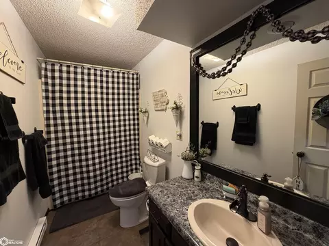 Bath - 1200 E Maple St, Centerville, IA 52544 photo 3 of 4