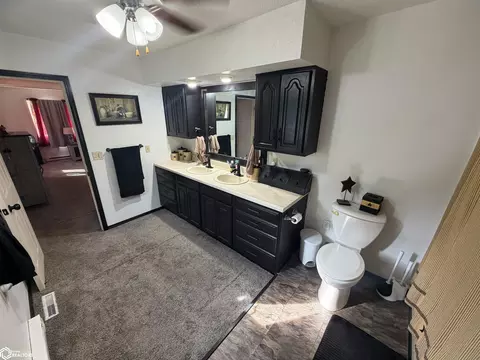 Bath - 1200 E Maple St, Centerville, IA 52544 photo 2 of 4