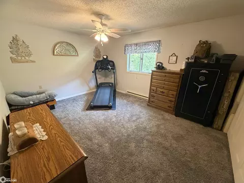 Bedroom - 1200 E Maple St, Centerville, IA 52544 photo 4 of 7
