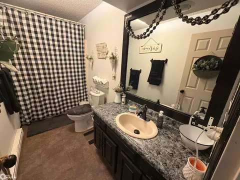 Bath - 1200 E Maple St, Centerville, IA 52544 photo 3 of 4
