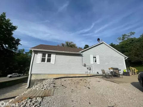 Exterior - 1200 E Maple St, Centerville, IA 52544 photo 4 of 6