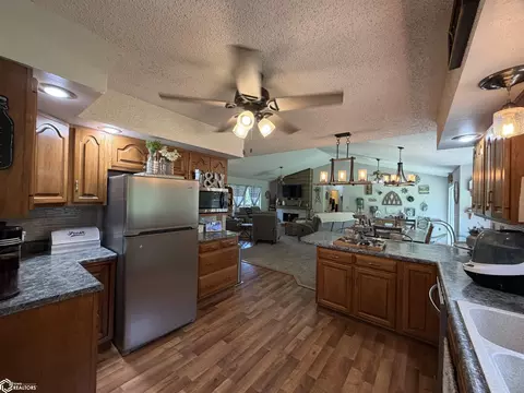 Kitchen - 1200 E Maple St, Centerville, IA 52544 photo 3 of 4