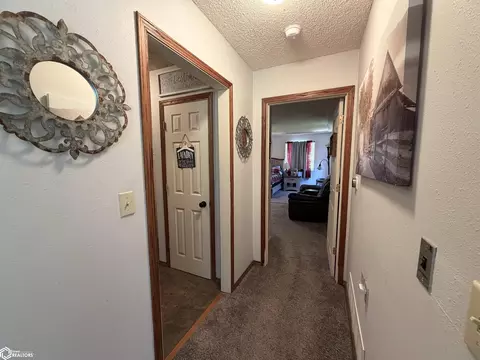 Entry Way - 1200 E Maple St, Centerville, IA 52544 photo 2 of 2