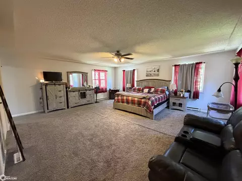 Bedroom - 1200 E Maple St, Centerville, IA 52544 photo 1 of 5