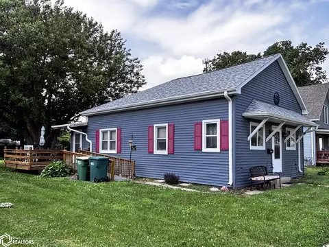 302 S Division St, Creston, IA 50801