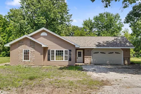 410 N Marion St, Carthage, IL 62321