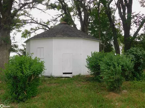 Exterior - 2502 S Main Loop, Denison, IA 51442 photo 9 of 14