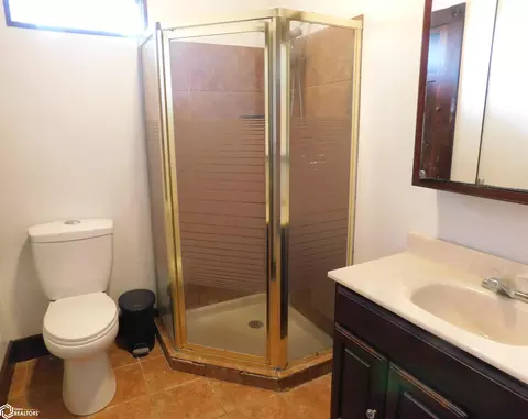 Bath - 2502 S Main Loop, Denison, IA 51442 photo 1 of 3