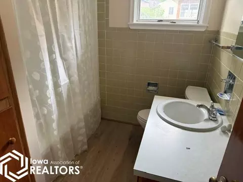 Bath - 312 E Overmeyer Dr, Algona, IA 50511 photo 1 of 2
