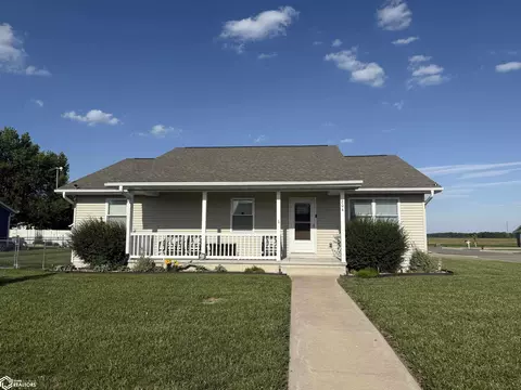 204 Centennial Dr, Mediapolis, IA 52637